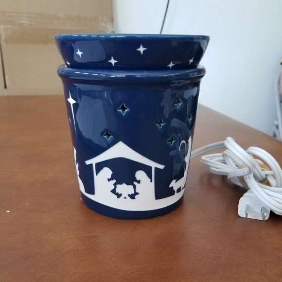 Scentsy Nativity Warmer / Silent Night Christmas Year-Round Christian wax warmer - Picture 9 of 13